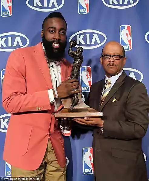 NBA历史上仅两人同时获得过最佳第六人和MVP，一人更是总决赛MVP