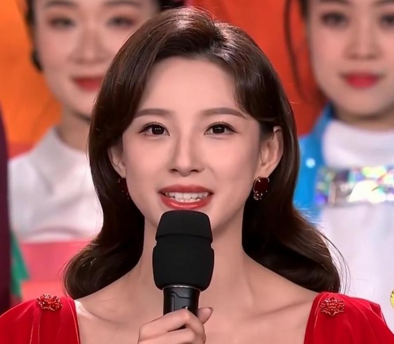 90后漂亮主持人,90岁最漂亮的主持人