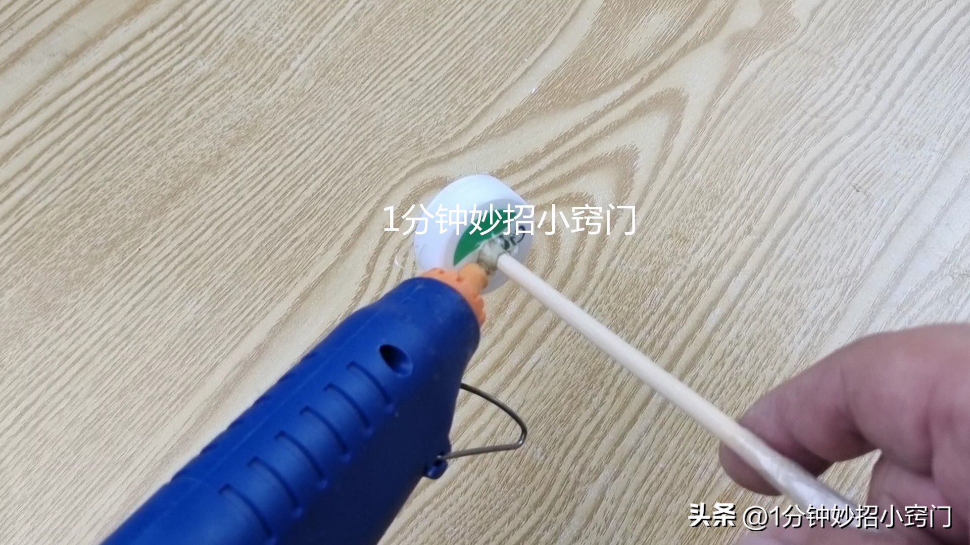 马桶被筷子卡住了怎么快速疏通,用什么方法可以堵马桶