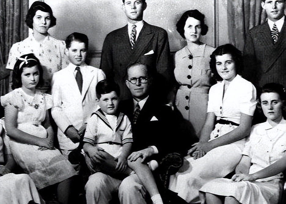 肯尼迪被杀后谁接任总统,肯尼迪总统被杀案解密