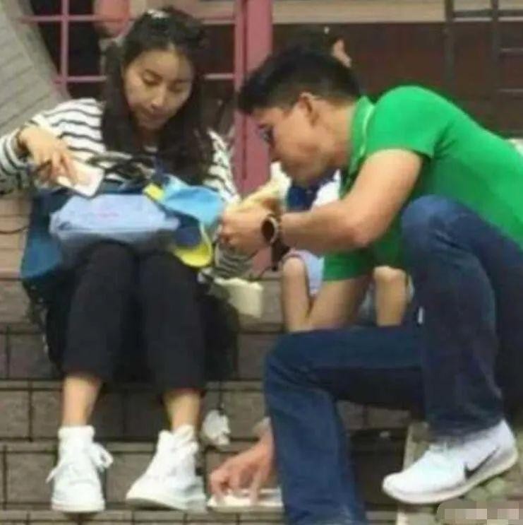 郭晶晶卖货直播,郭晶晶要自己赚钱养家吗