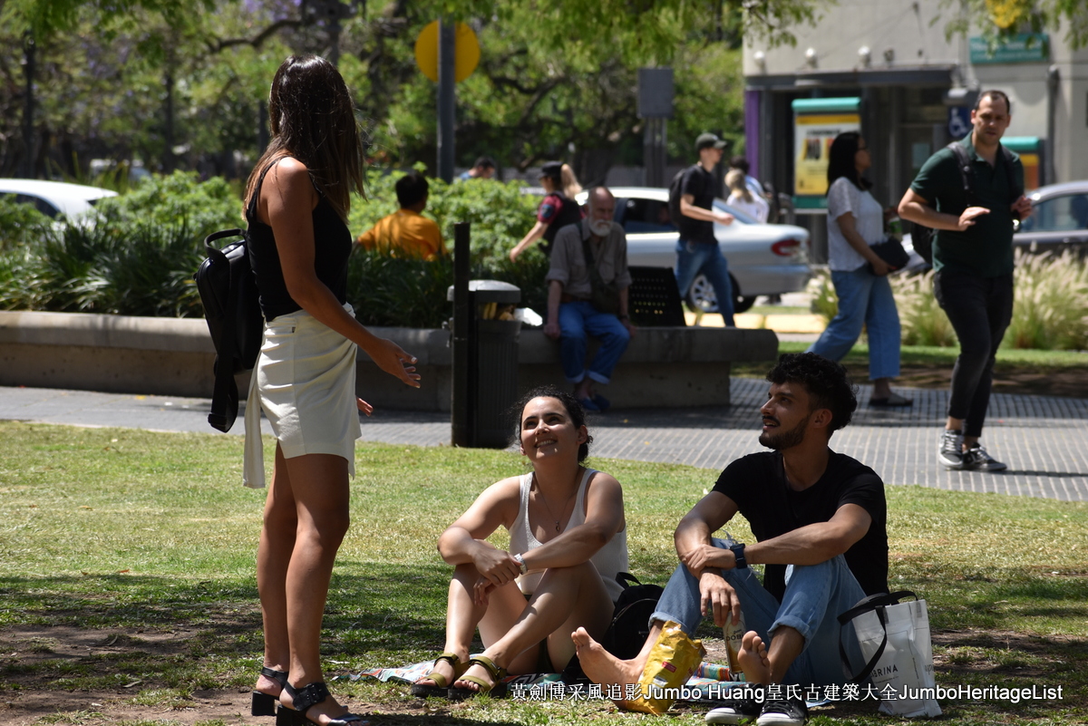 第5023回：富得像个阿根廷人，蓝花楹咖啡馆酒吧