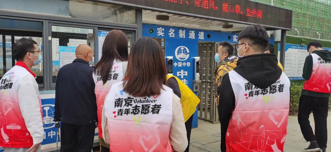 坚守战疫岗位的逆行先锋故事,抗疫中的志愿者故事