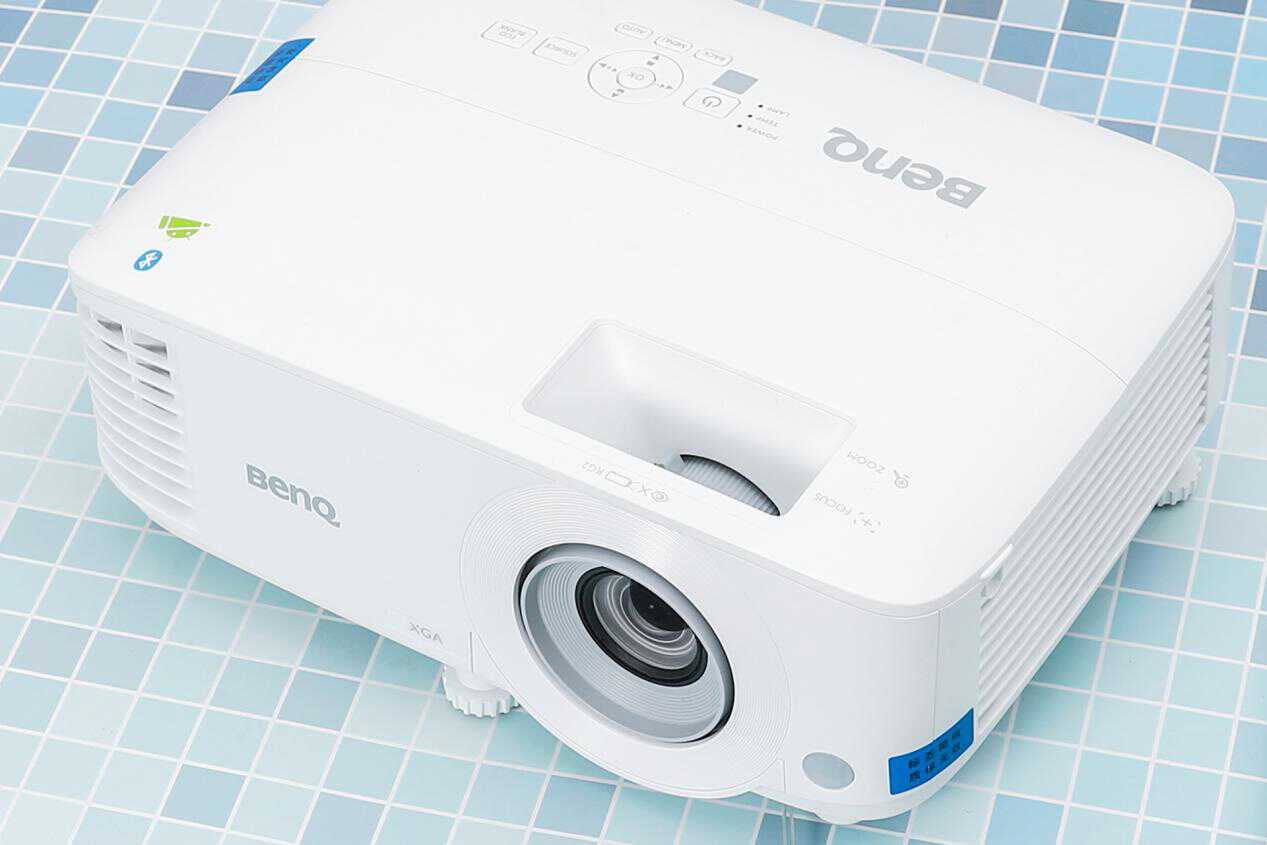 会议室用投影还是大屏幕电视,会议室投影仪和电视机哪个更好