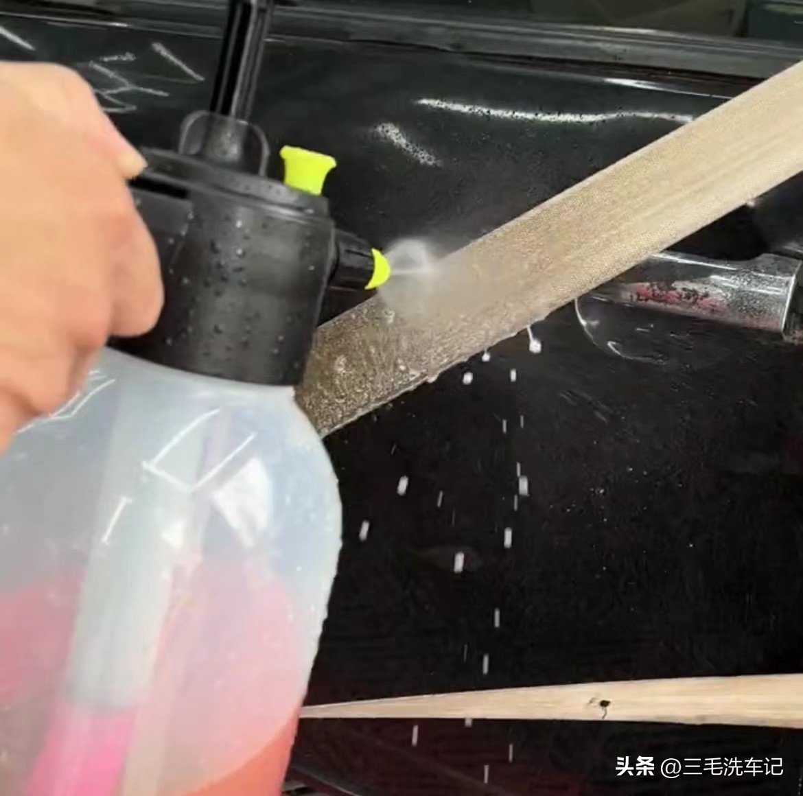 汽车内饰清洗最好的方法,汽车内饰清洗方法及流程分享