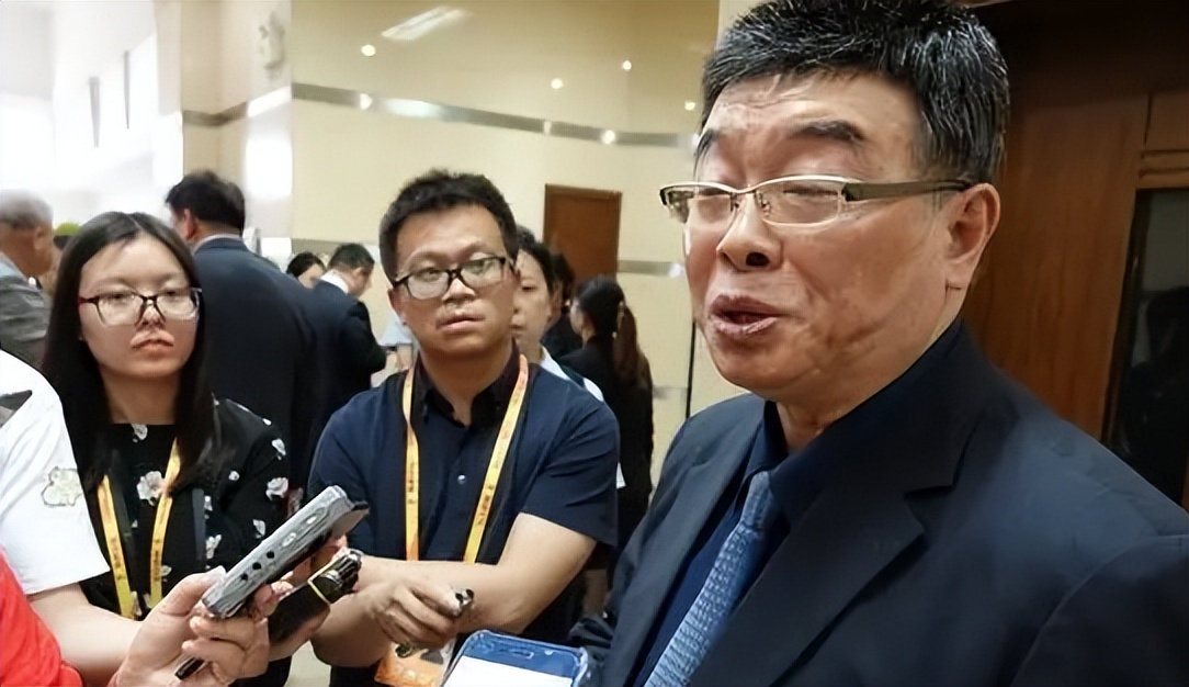 台海局势变化，邱毅是*独台**“内鬼”?大陆网民不敢相信