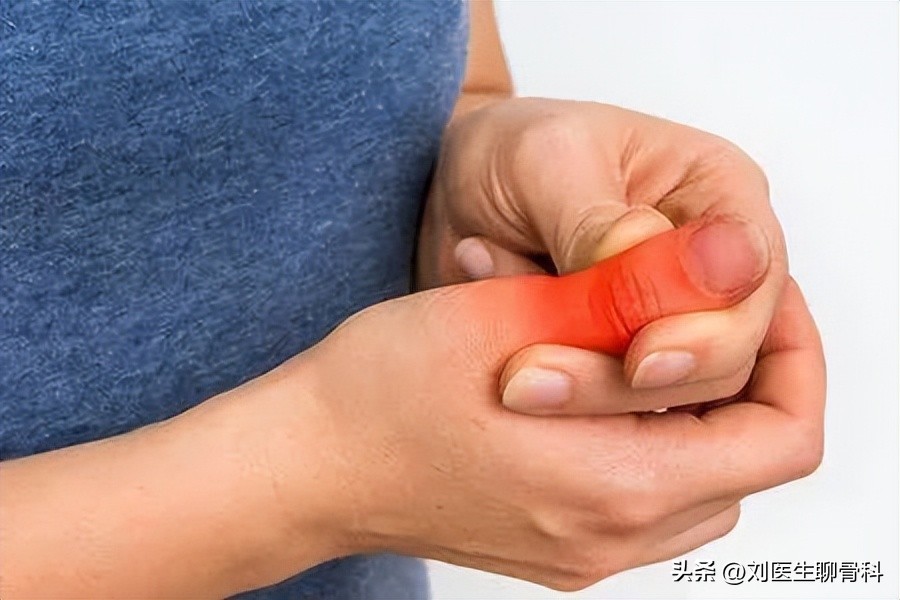 早起手指关节疼痛是怎么回事,有一个手指关节疼痛是咋回事