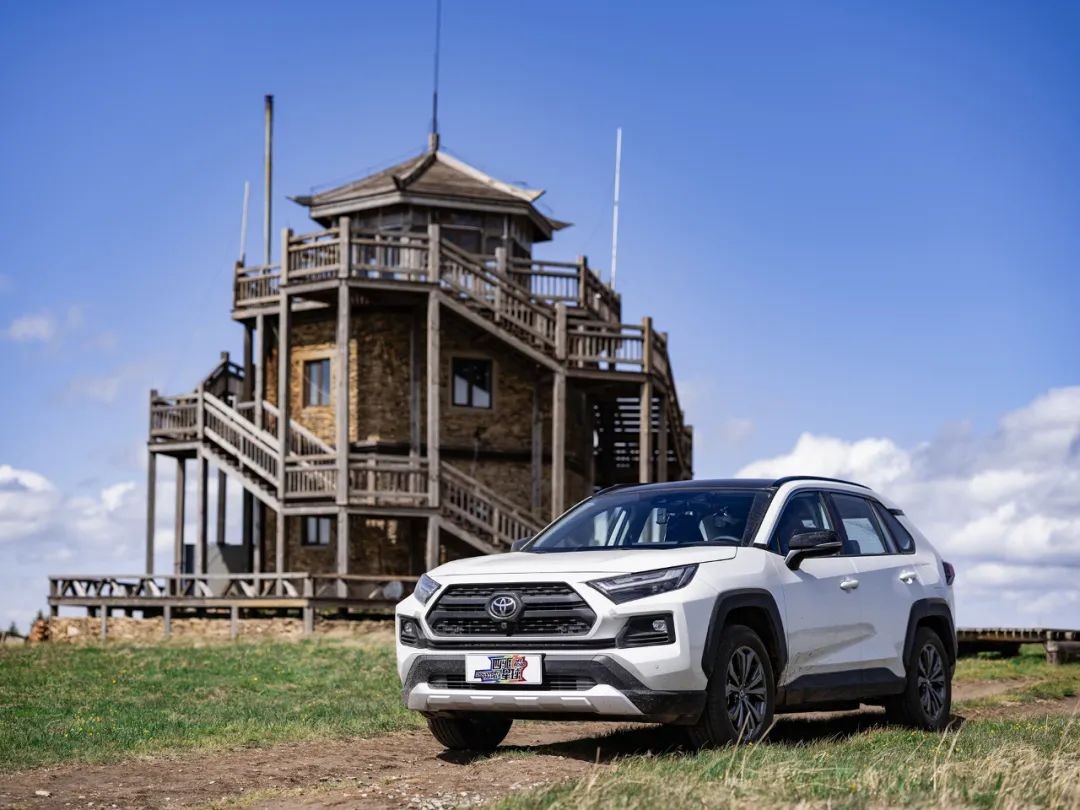 城市suv可以一直选4驱吗,城市suv四驱过炮弹坑