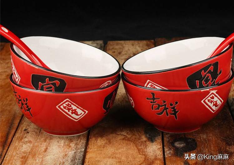 木筷竹筷陶瓷筷究竟哪个好,合金筷子和竹筷木筷哪个好