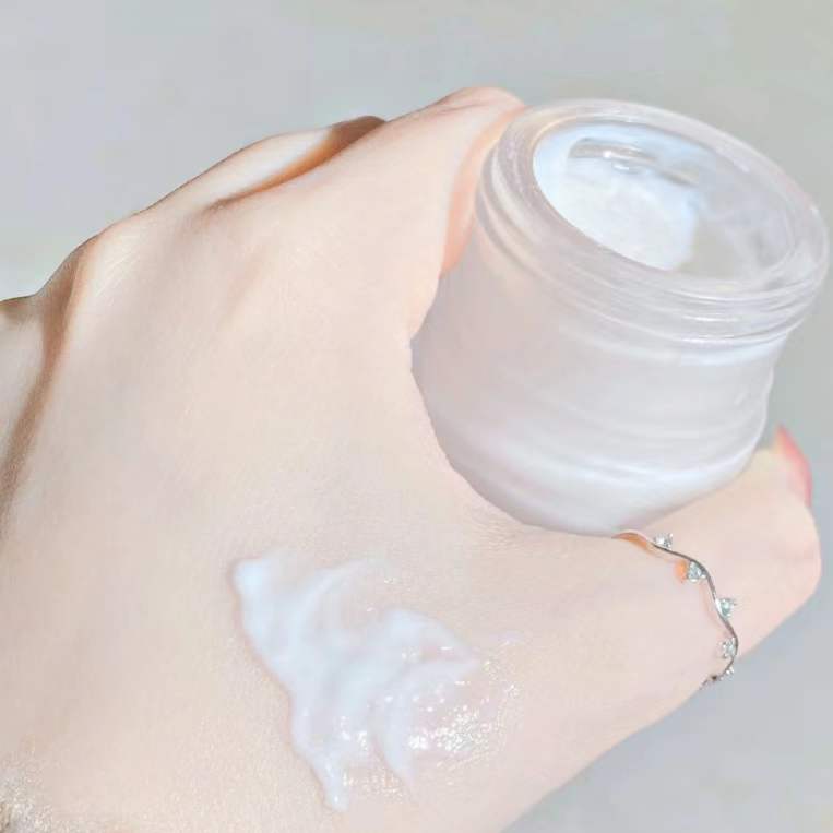 好用的面霜抗衰老保湿美白,好用的面霜补水美白