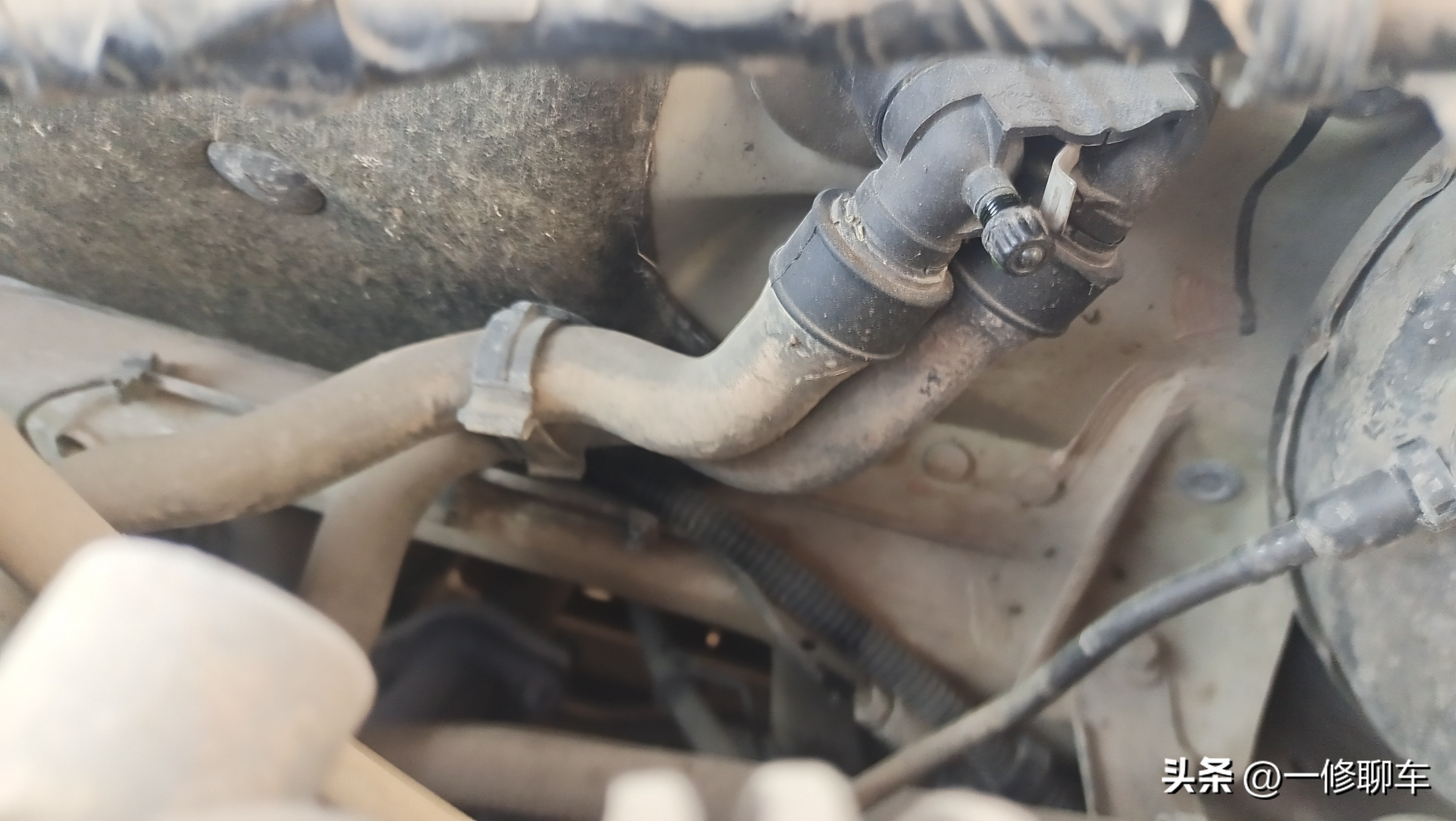 小车暖风一半热一半不热怎么回事,汽车开暖风不热还是凉风怎么回事