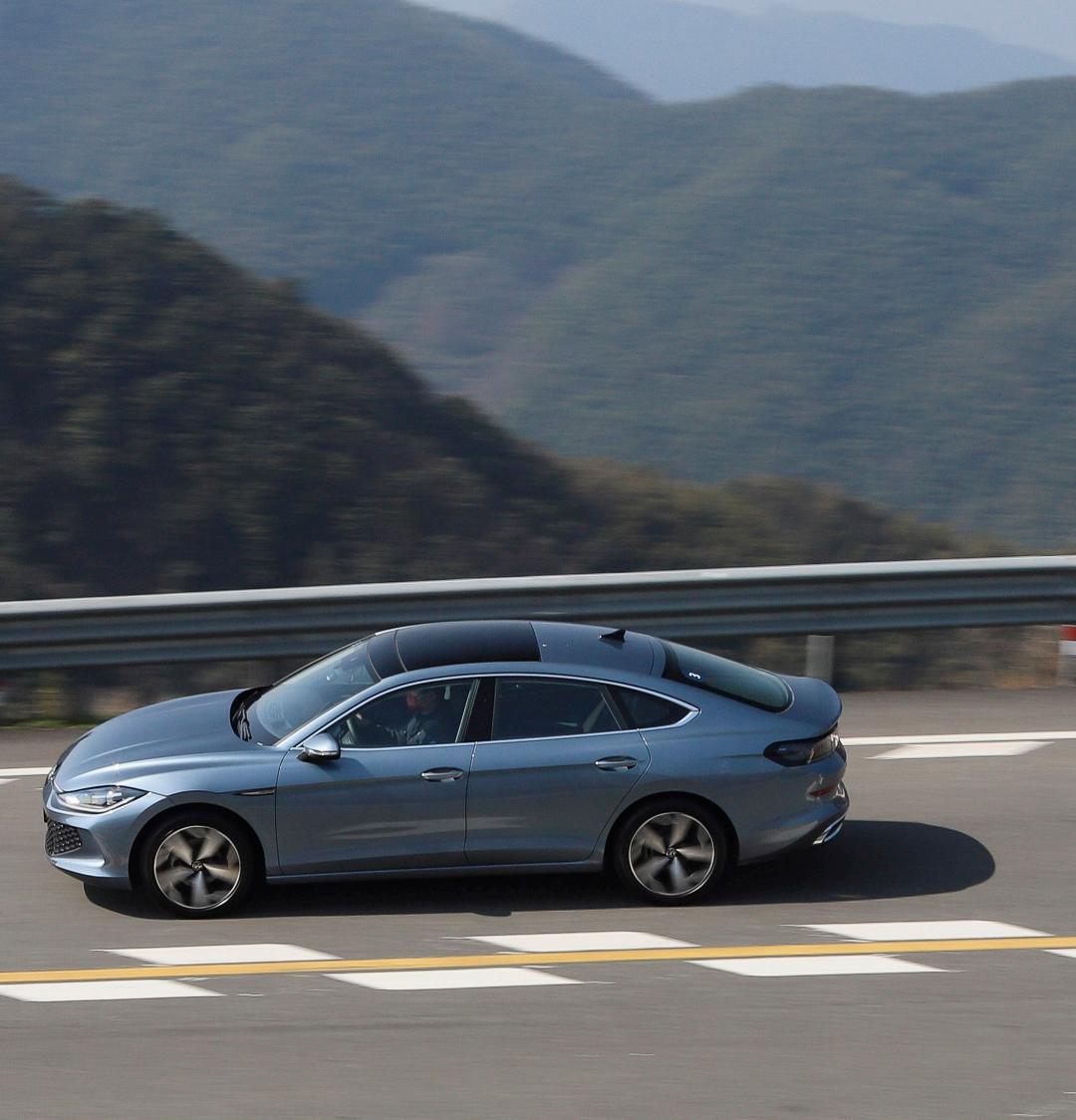 凌渡L和大众cc车身哪个宽,凌渡比速腾宽多少毫米