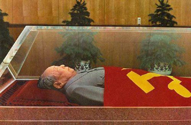 毛主席的水晶棺:纯度达99.9999%,可抗8级地震,已无人能再做!