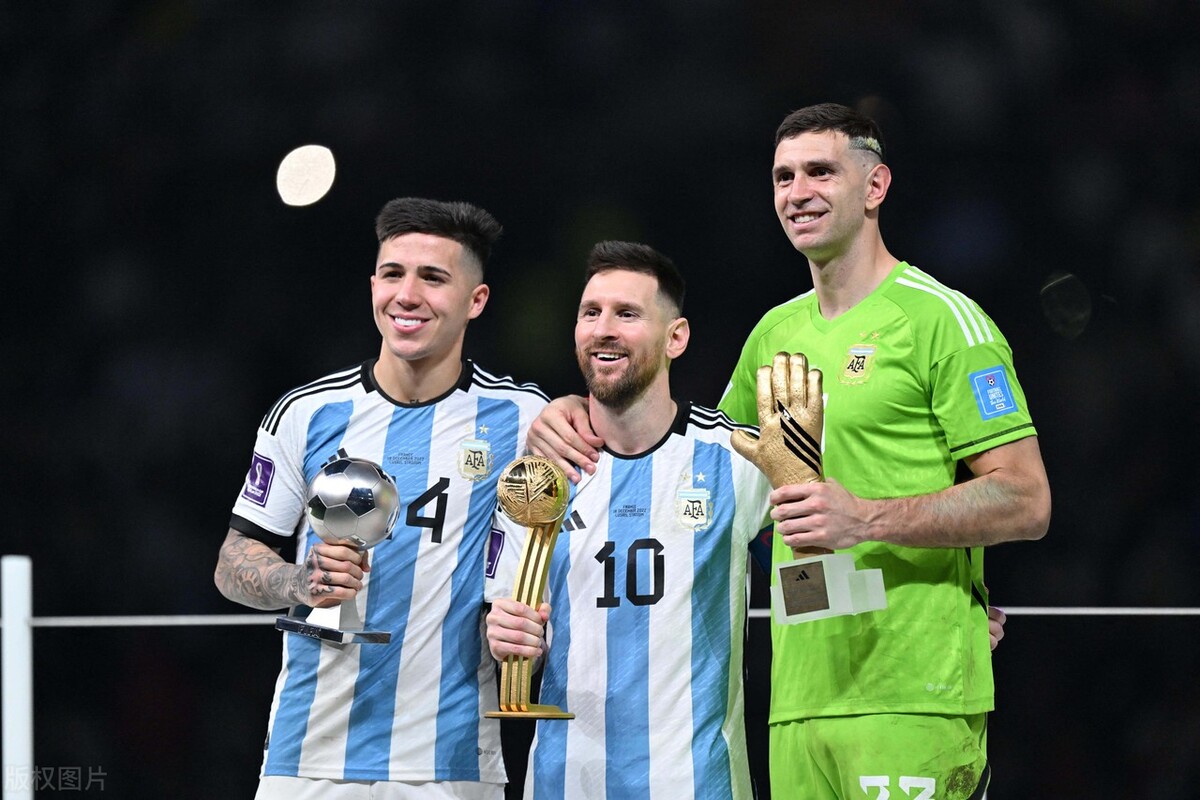 梅西和c罗的37场比赛谁剩的更多,谁的青春结束了c罗