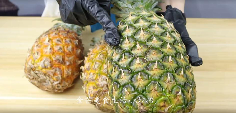 菠萝甜不甜非常甜不信可以尝一下,菠萝甜不甜怎么挑