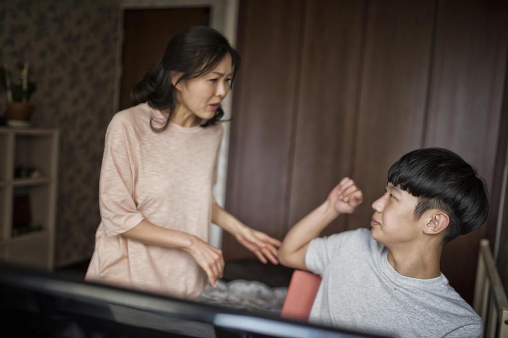 孩子长大不愿亲近姥姥,孩子过度依恋姥姥该怎么办