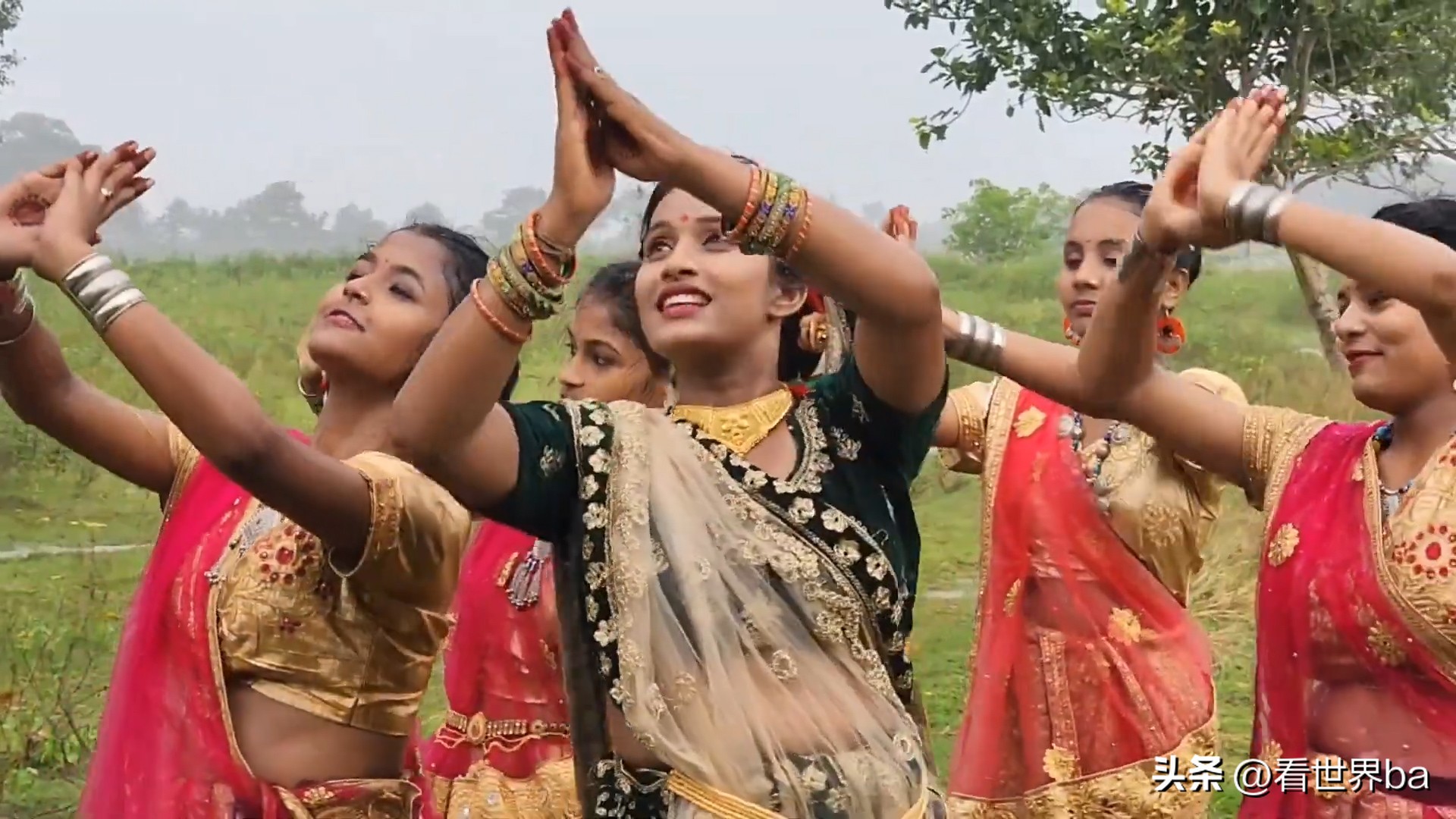 印度女司机开沃尔沃卡车,印度硬核女司机