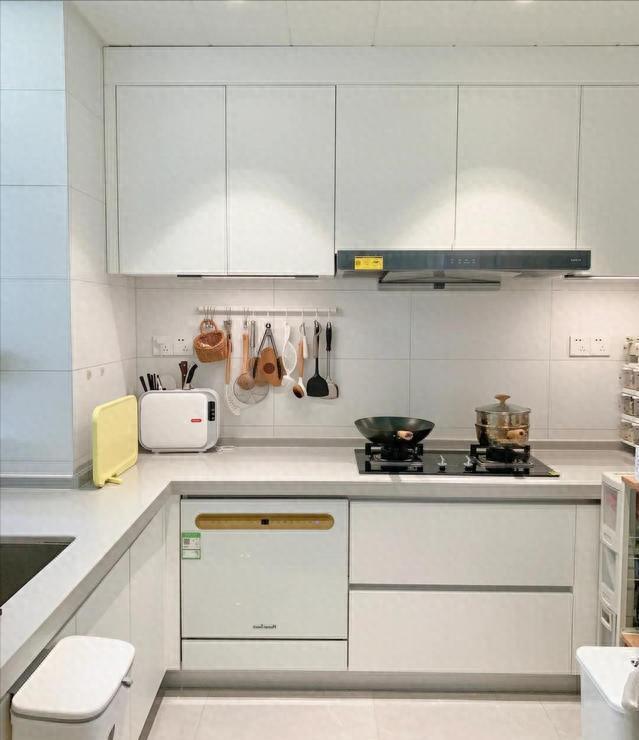 90后夫妻做装修最火视频,90后夫妻自己设计装修