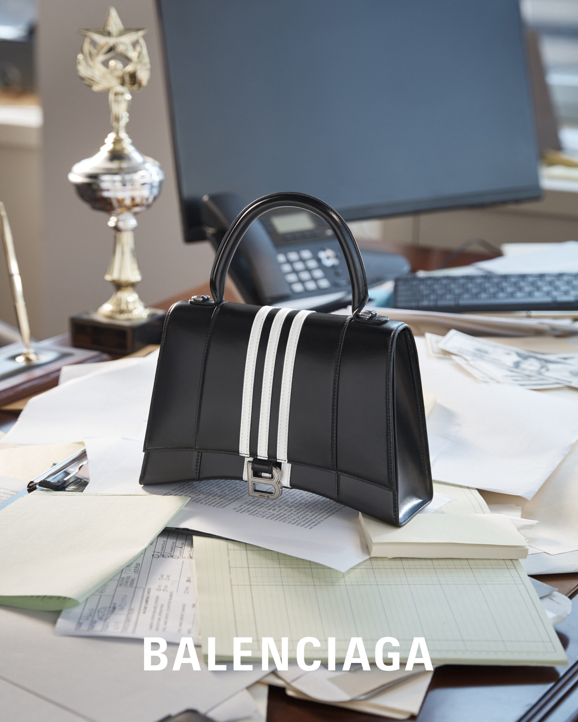 balenciaga联名adidas织带牛仔外套,balenciagaadidas发布会