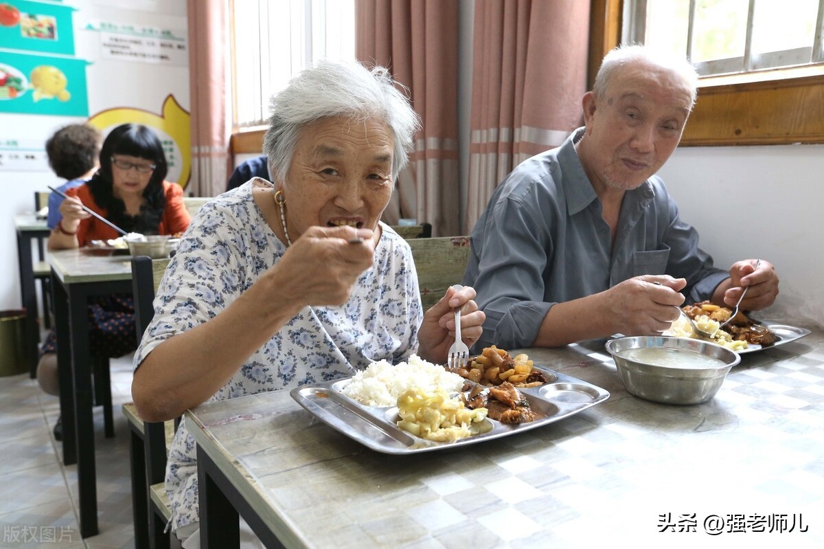 个人养老金和储蓄的区别,个人养老金跟自己储蓄有啥区别