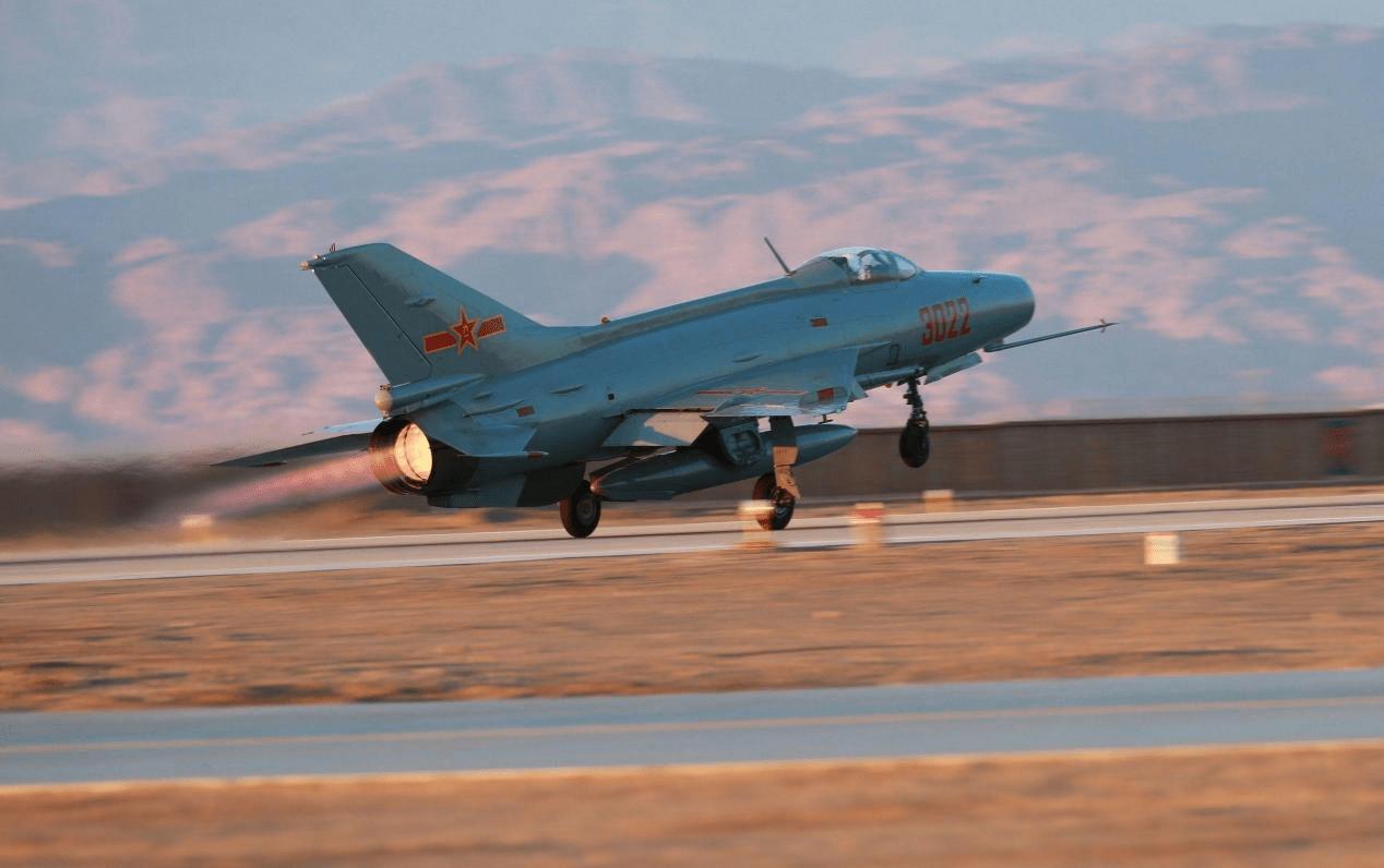 中国歼10c和歼16,歼10c能打败歼16吗