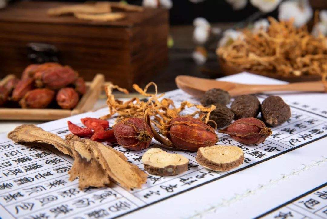 倪海厦治疗卵巢早衰三个方子,月经量少卵巢早衰该怎么食补