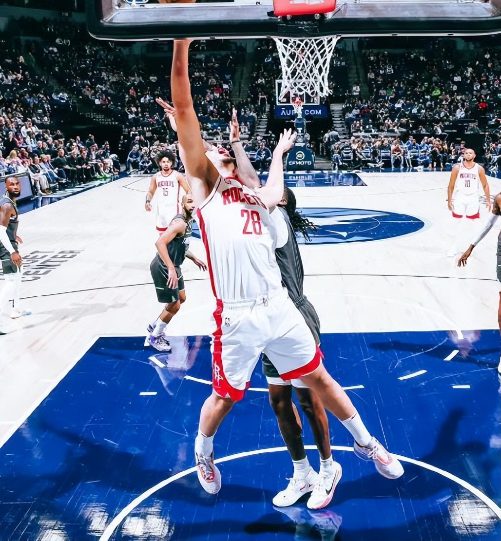 激将法？火箭队设计进攻战术，倒逼申京苦练投篮！塞拉斯无心插柳