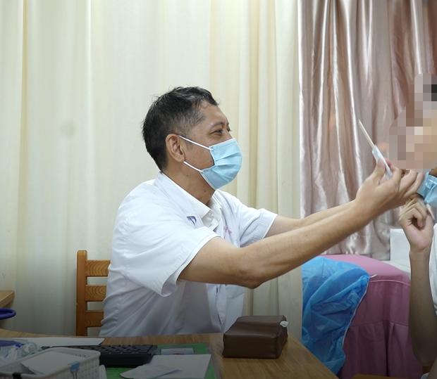 支气管扩张肚子饿时痰多,体检发现支气管扩张但不咳