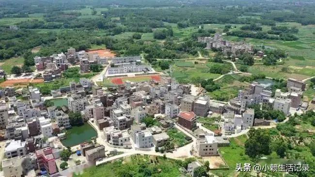 我广东人,28岁今年,在广州黄埔年收入3000万,现在广州买车了