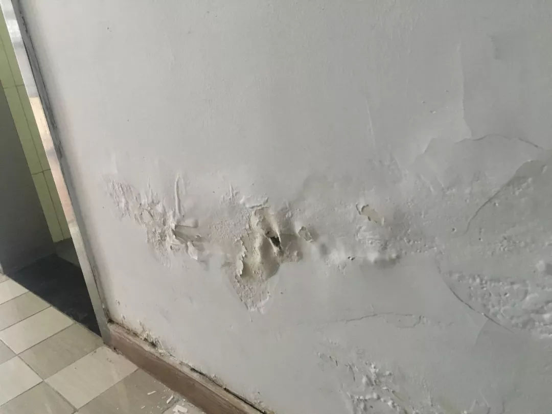 墙面漏水渗水修补多少钱,屋顶漏水墙面修补多少钱一平方