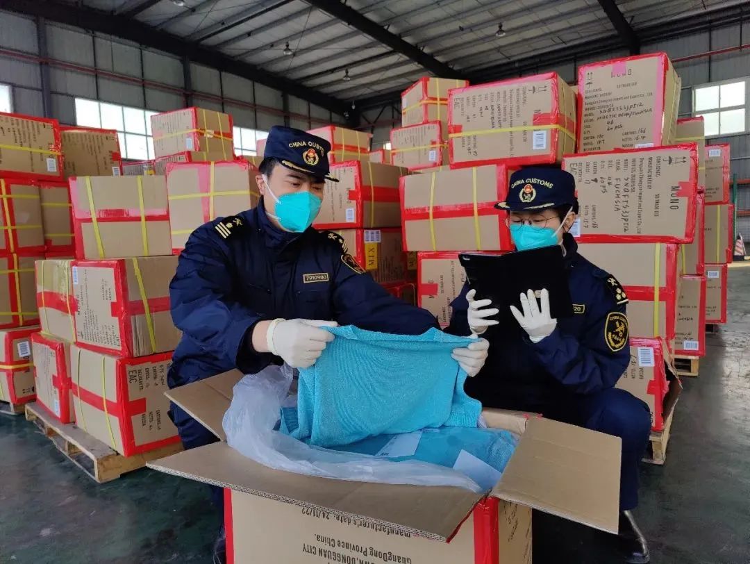 关注丨铁路港:春节脚步忙,海关眼中的“热火朝天”