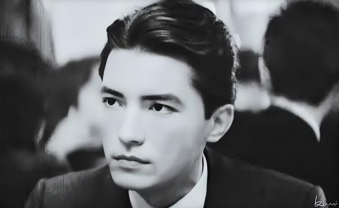 尊龙是公认世界4大美男子,尊龙说自己是亚洲第一美男