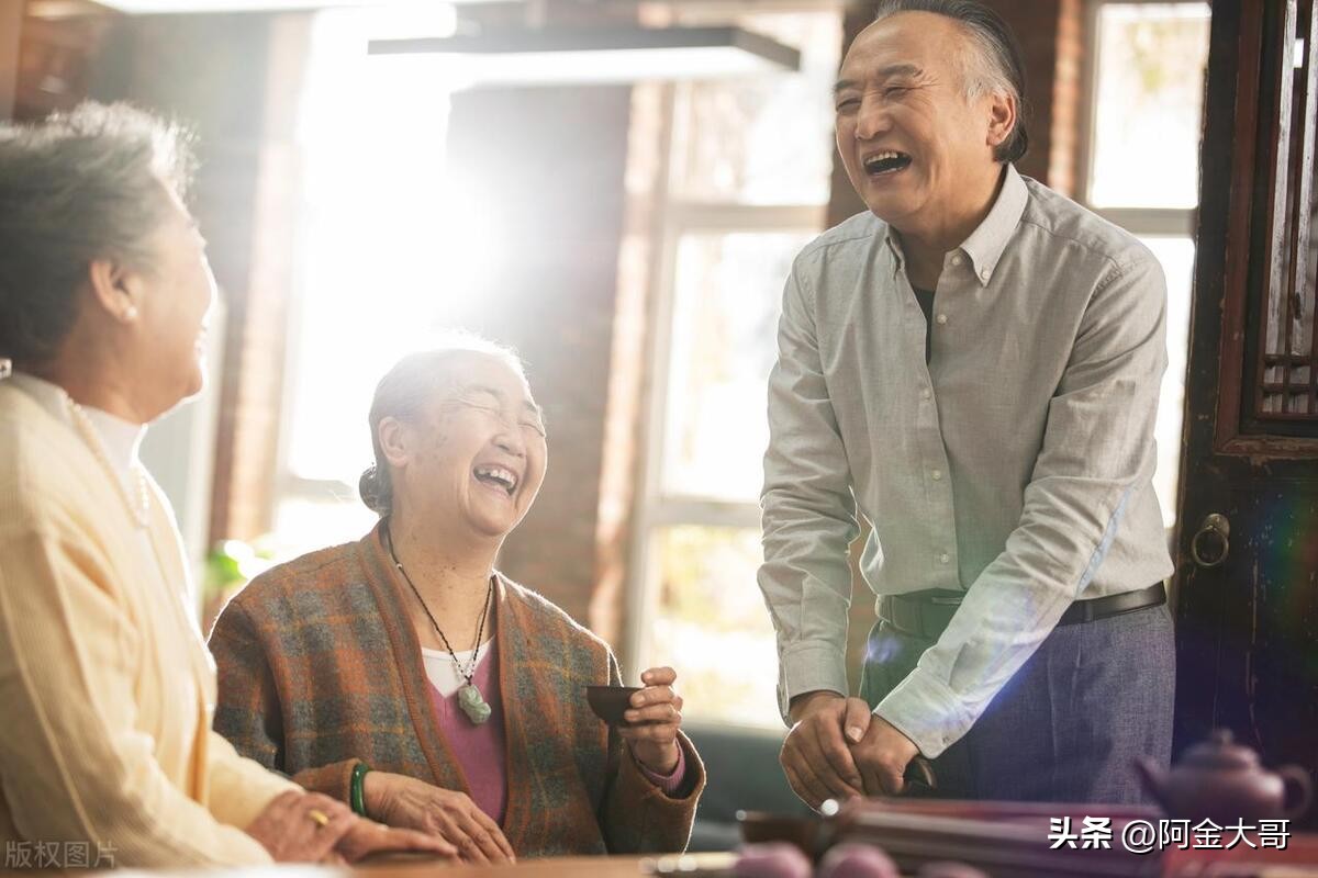 借朋友的钱要不要给他利息,借一万半年还利息1000高吗