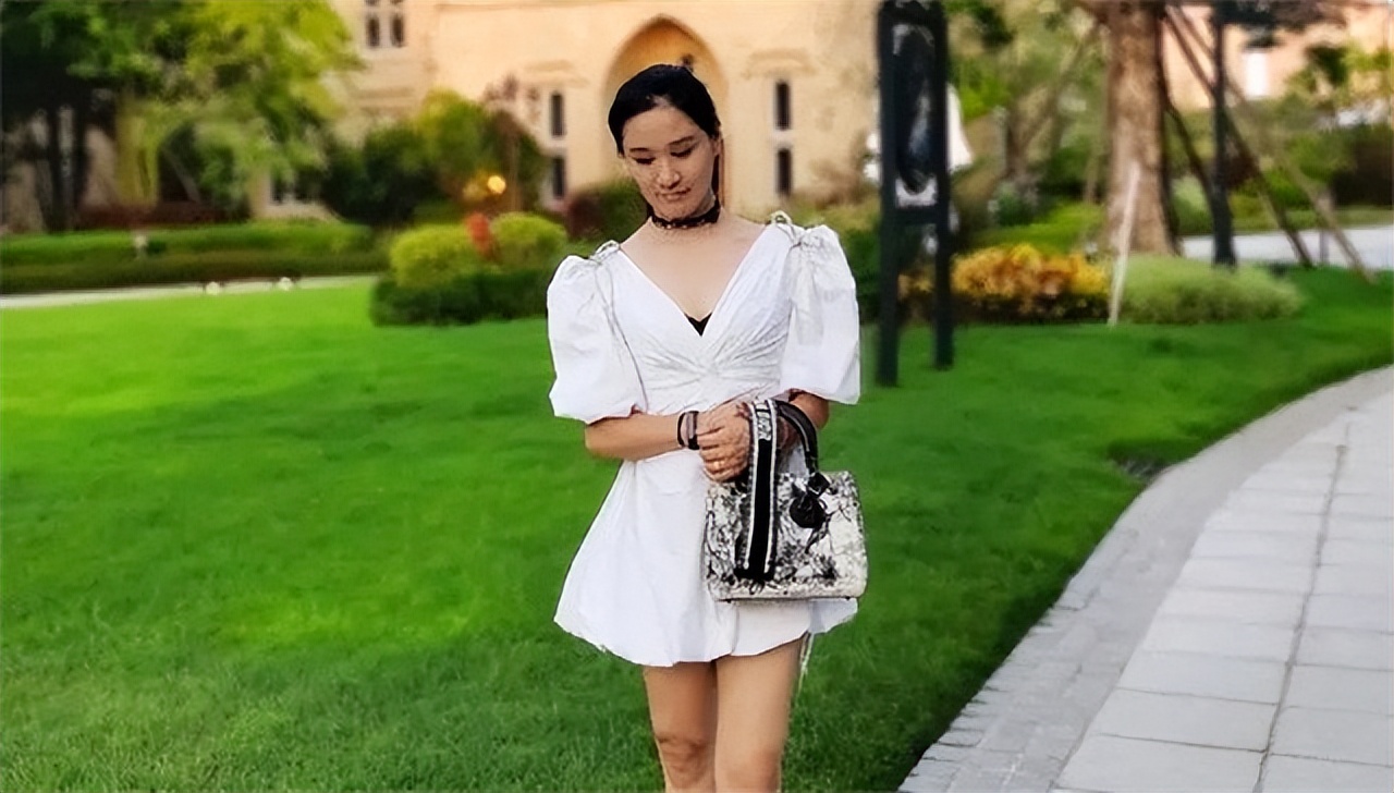 杜锋第二任妻子有孩子了吗,杜锋妻子个人简历