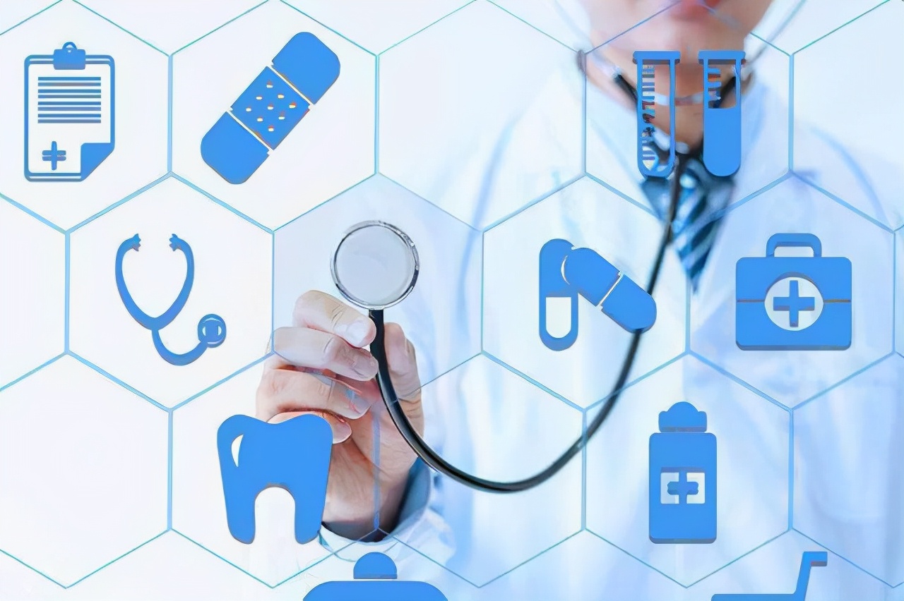 男子突然晕倒到医院检查心跳,男子喝酒腹痛急诊