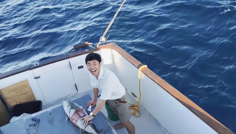 一年睡300多张床，年入50万，潘那白：躺着就有钱赚的日子，真爽