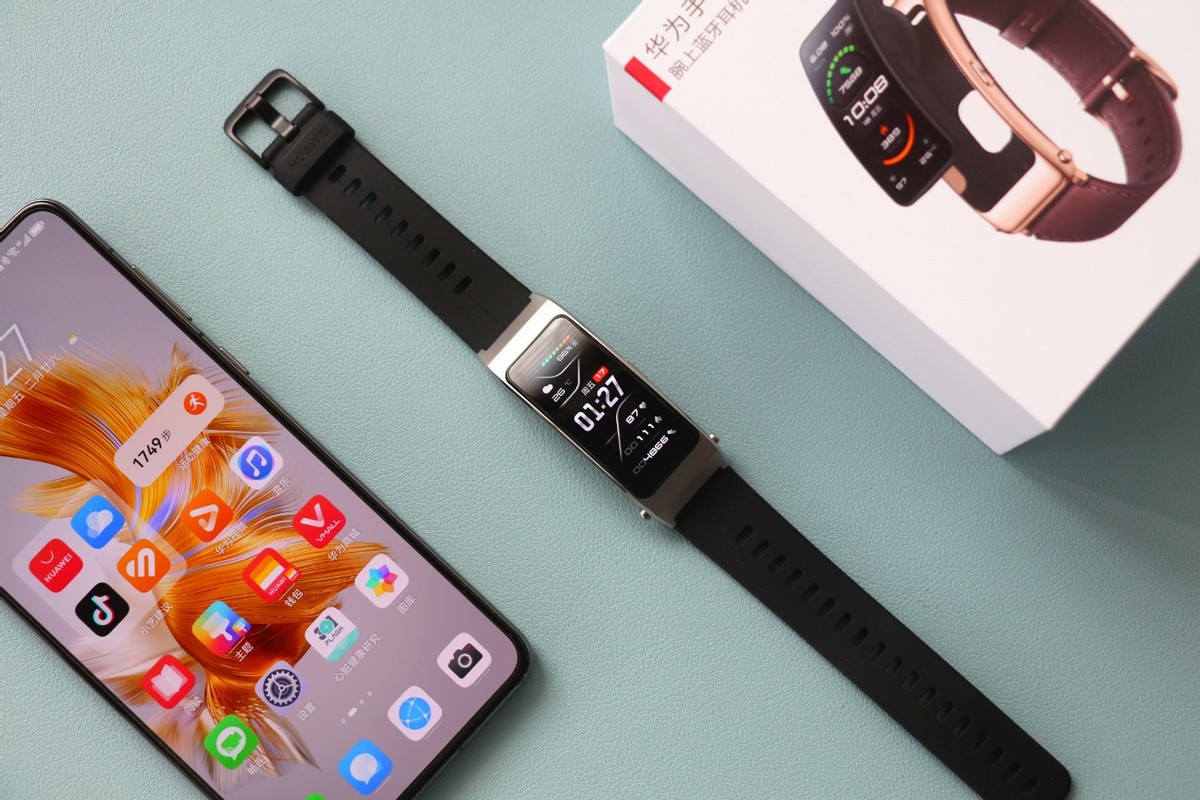手环耳机二合一华为b7上手体验,华为什么时候发布新款B7手环