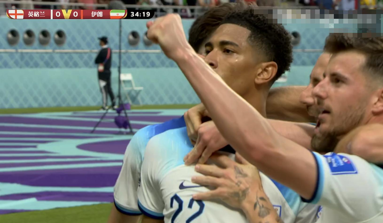 4比3战胜英格兰收获三连冠,头顶脚踢
