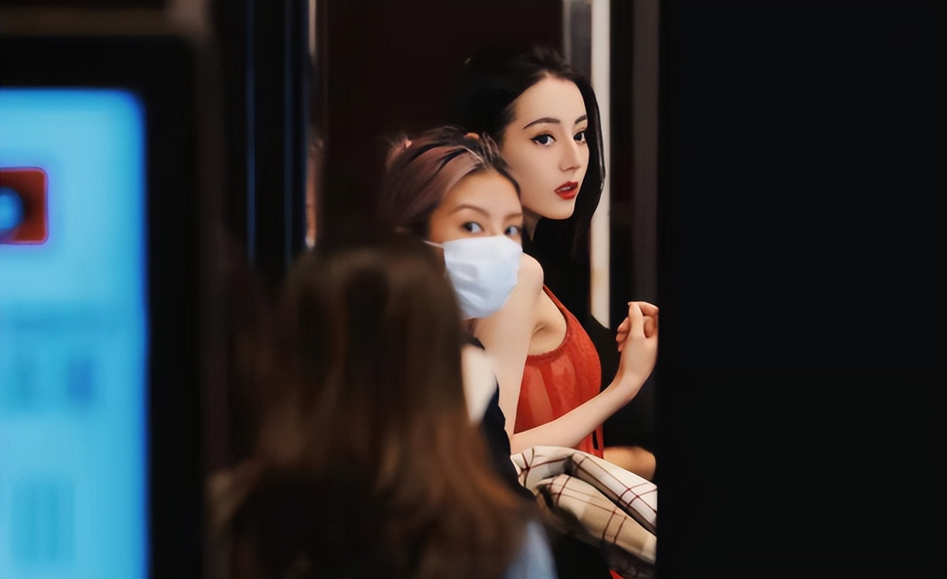 假发假臀假肌肉，半个娱乐圈“从头假到脚”，原来没什么是真的