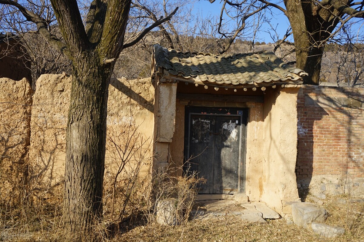 荒山野岭的房子为什么不能住,农村破旧老屋真的有鬼吗