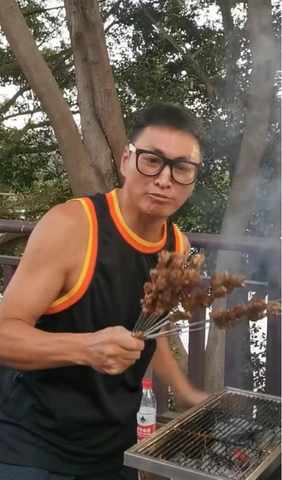 展昭拼命护驾,展昭夜间巡逻