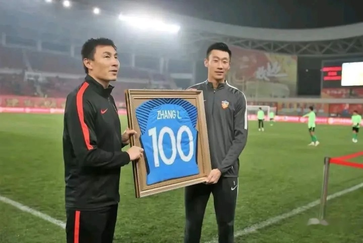 张鹭踢假球能判几年,张鹭年薪