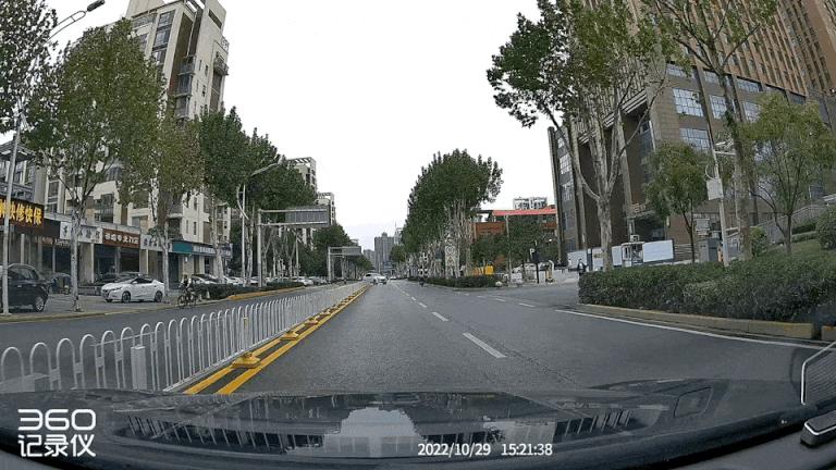 4K画质+四代鹰眼夜视+轨迹AI检索——360行车记录仪G900