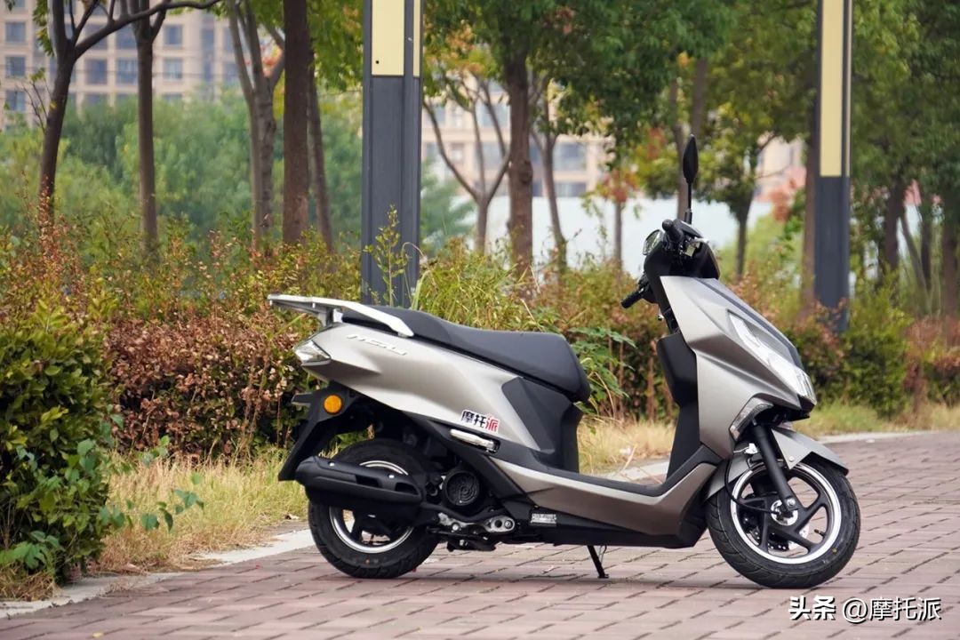 五羊本田ncr125与裂行星际版对比,五羊本田ncr125和豪爵翼爽afr125