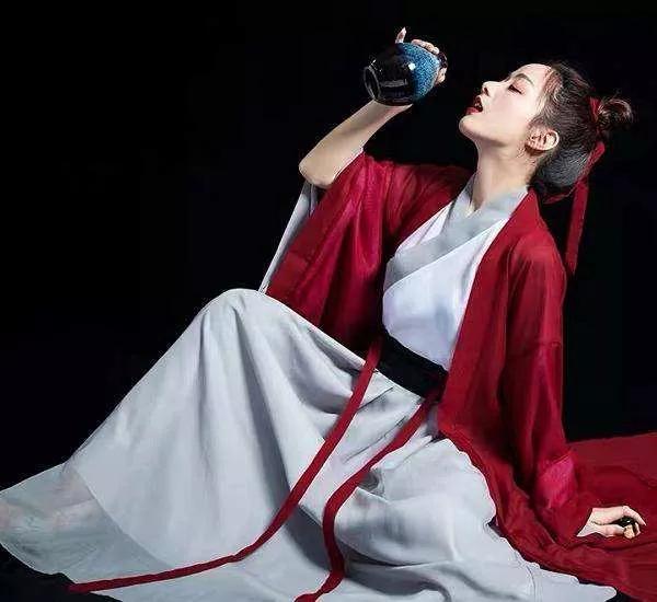 茅台是不是炒作,茅台酒的历史真实价格