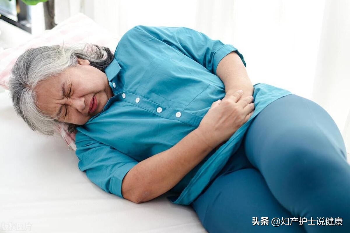 75岁老人腹胀肚子疼,82岁老太太肝硬化晚期突然肚子疼