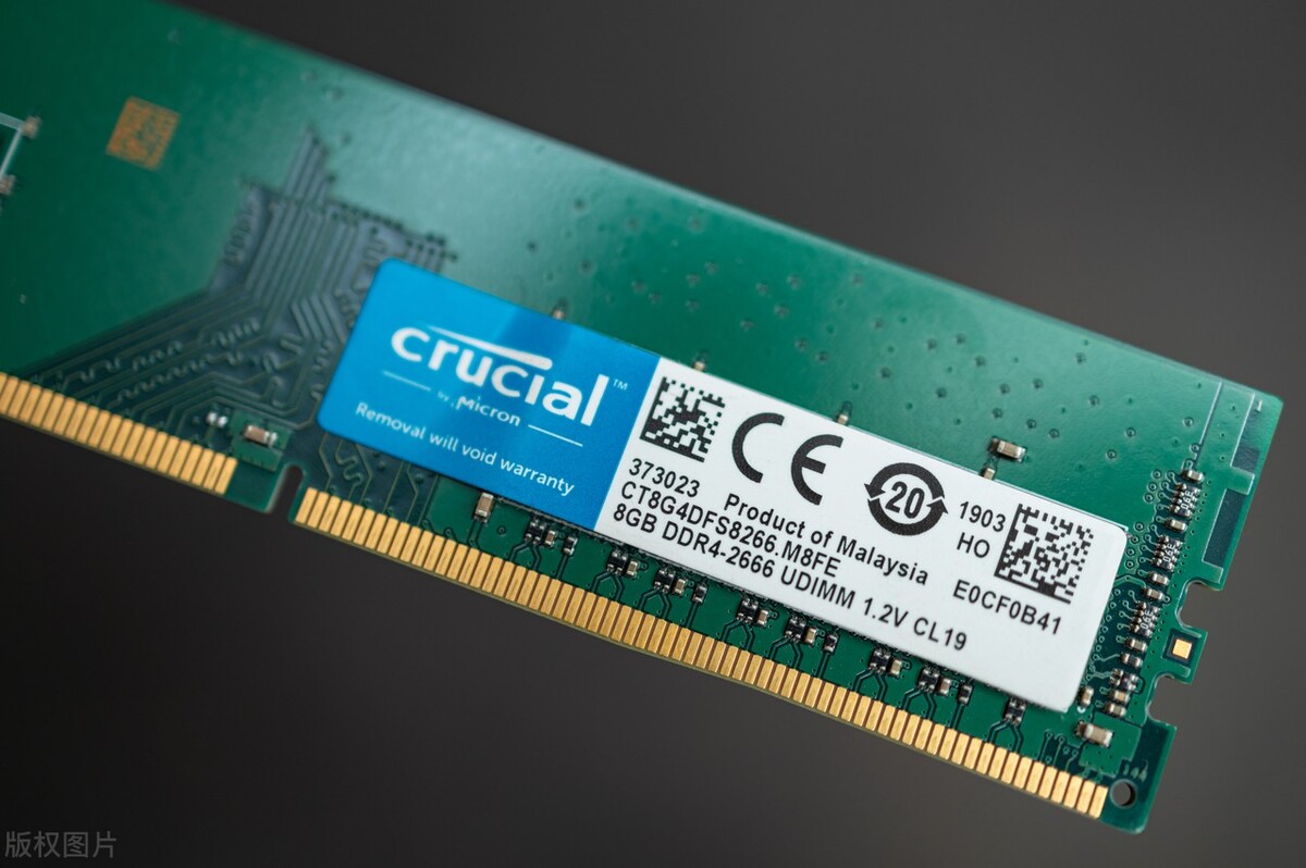 只插一根内存条影响玩游戏吗,两根16g内存条对游戏的影响