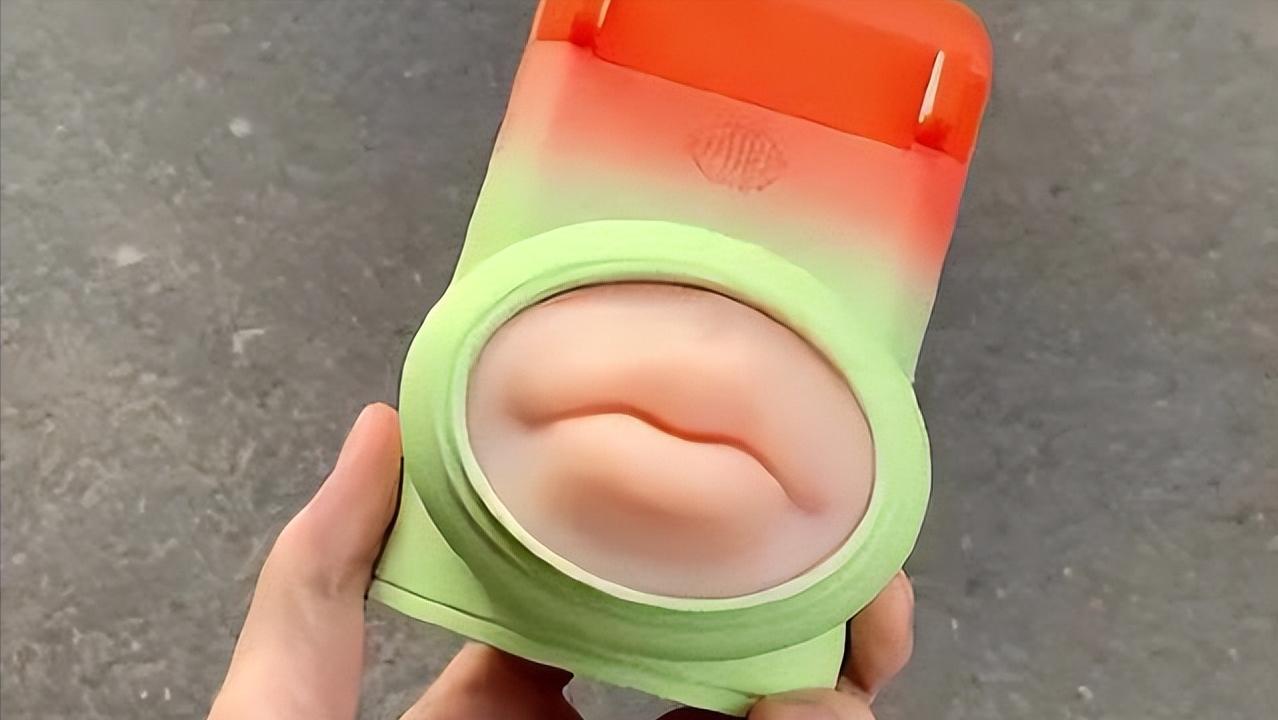 异地恋接吻神器上热搜,异地恋接吻神器引热议发明人回应