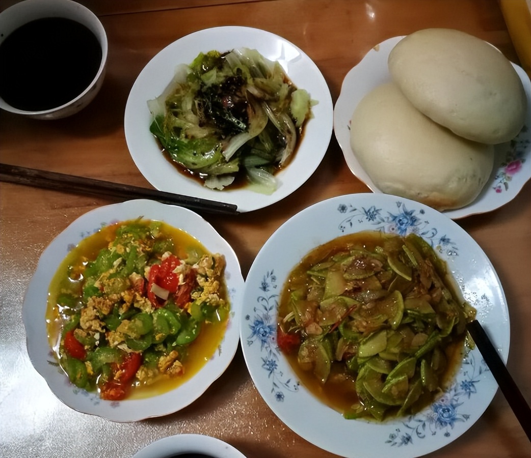 50岁大爷与小女友交往,多次被下药,事后:求放过,实在受不了。