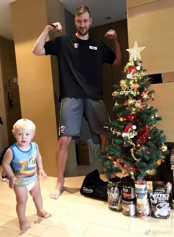 篮板王莫泰尤纳斯,莫泰尤纳斯以前在哪里打球